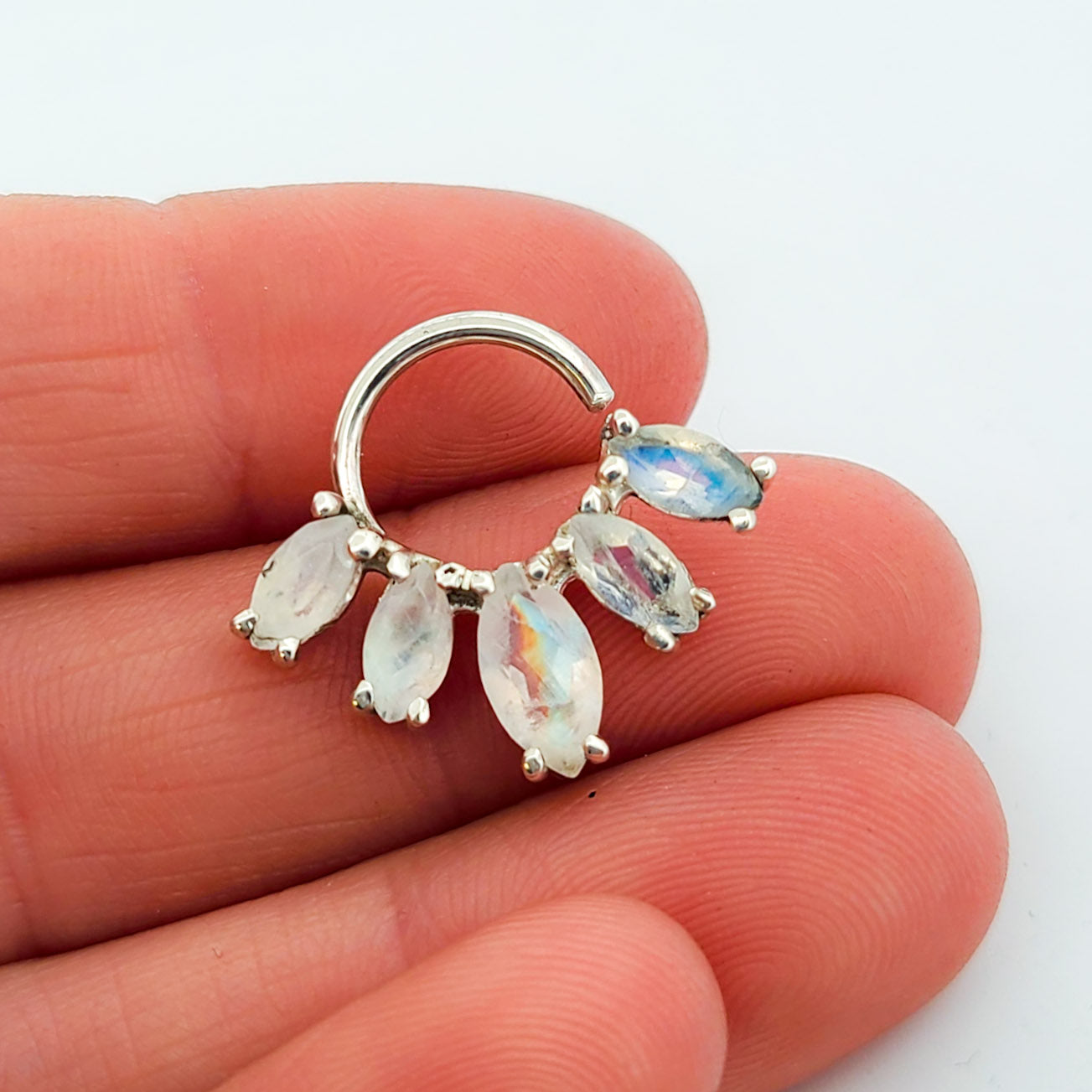 Statement Rainbow Moonstone Septum
