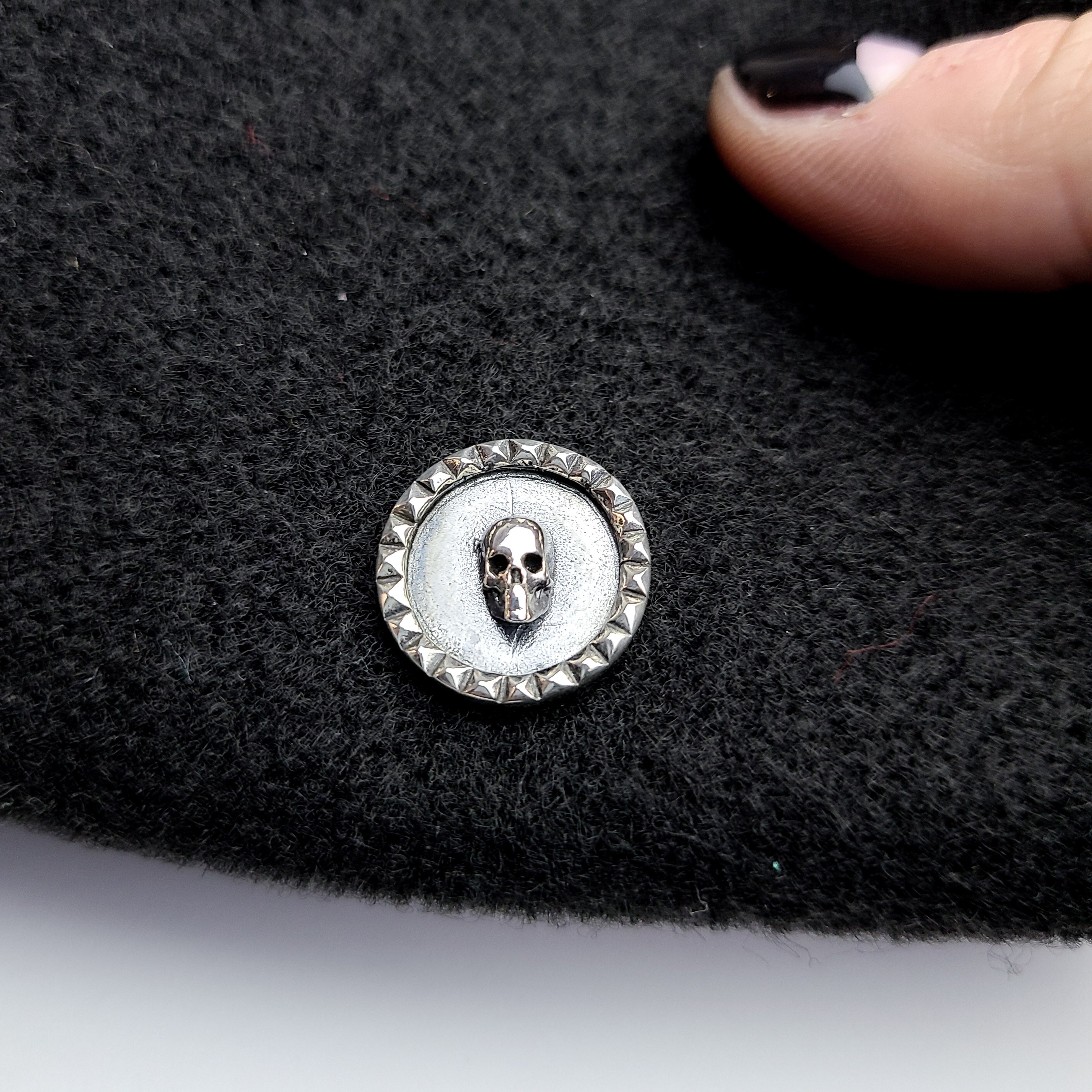 Skull Lapel Pin