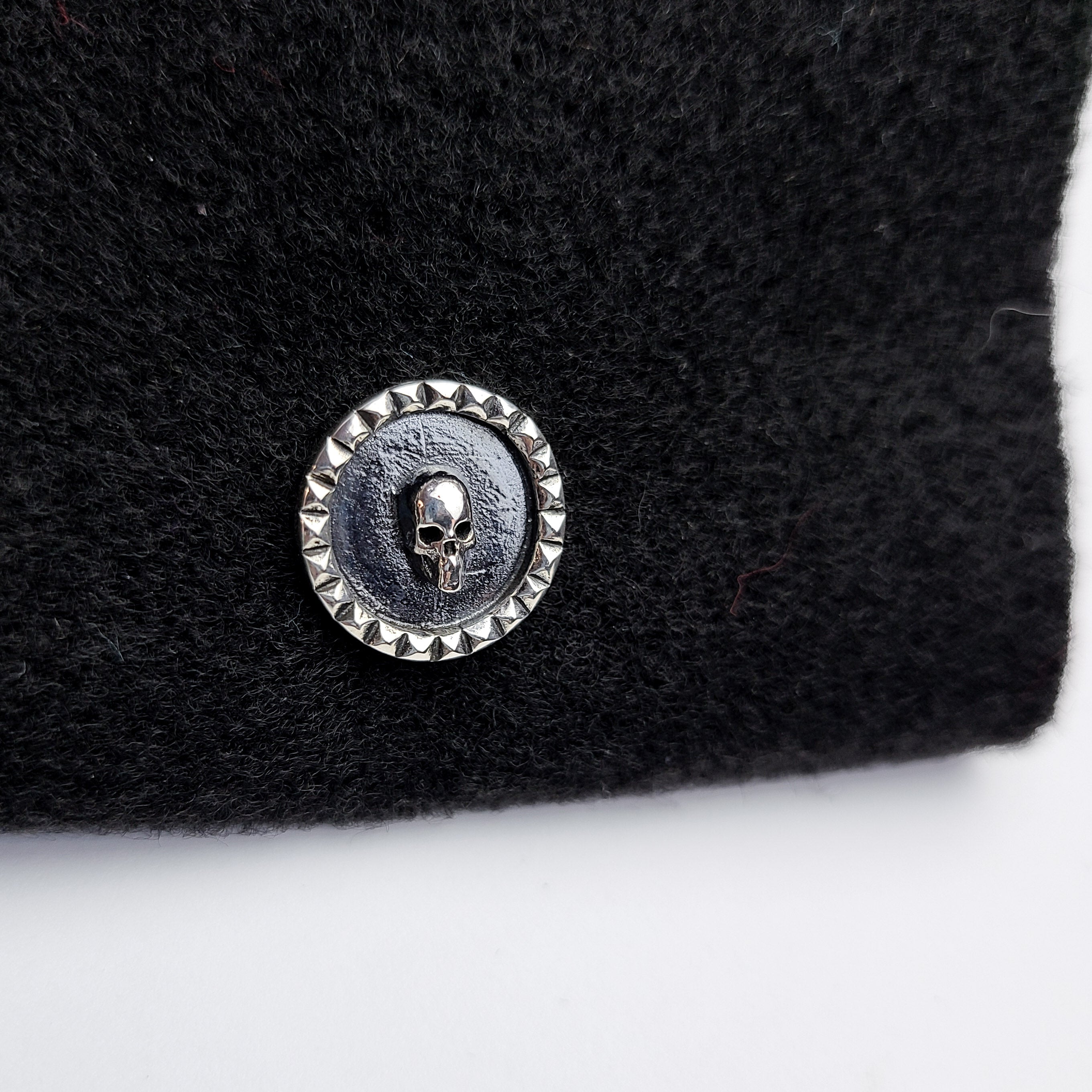 Skull Lapel Pin