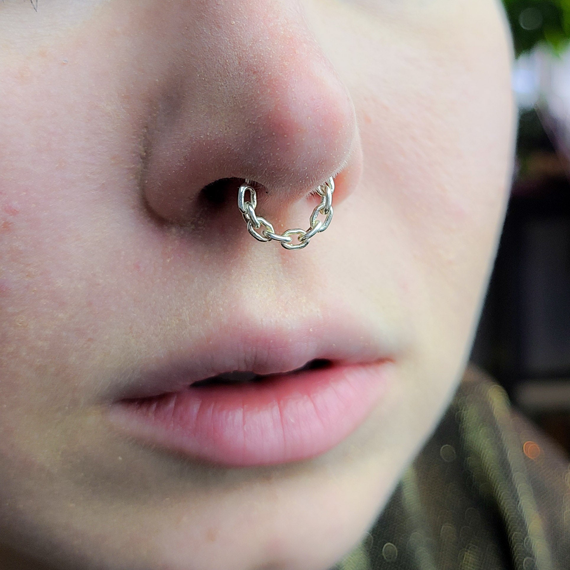 Solid Chain Septum Piercing