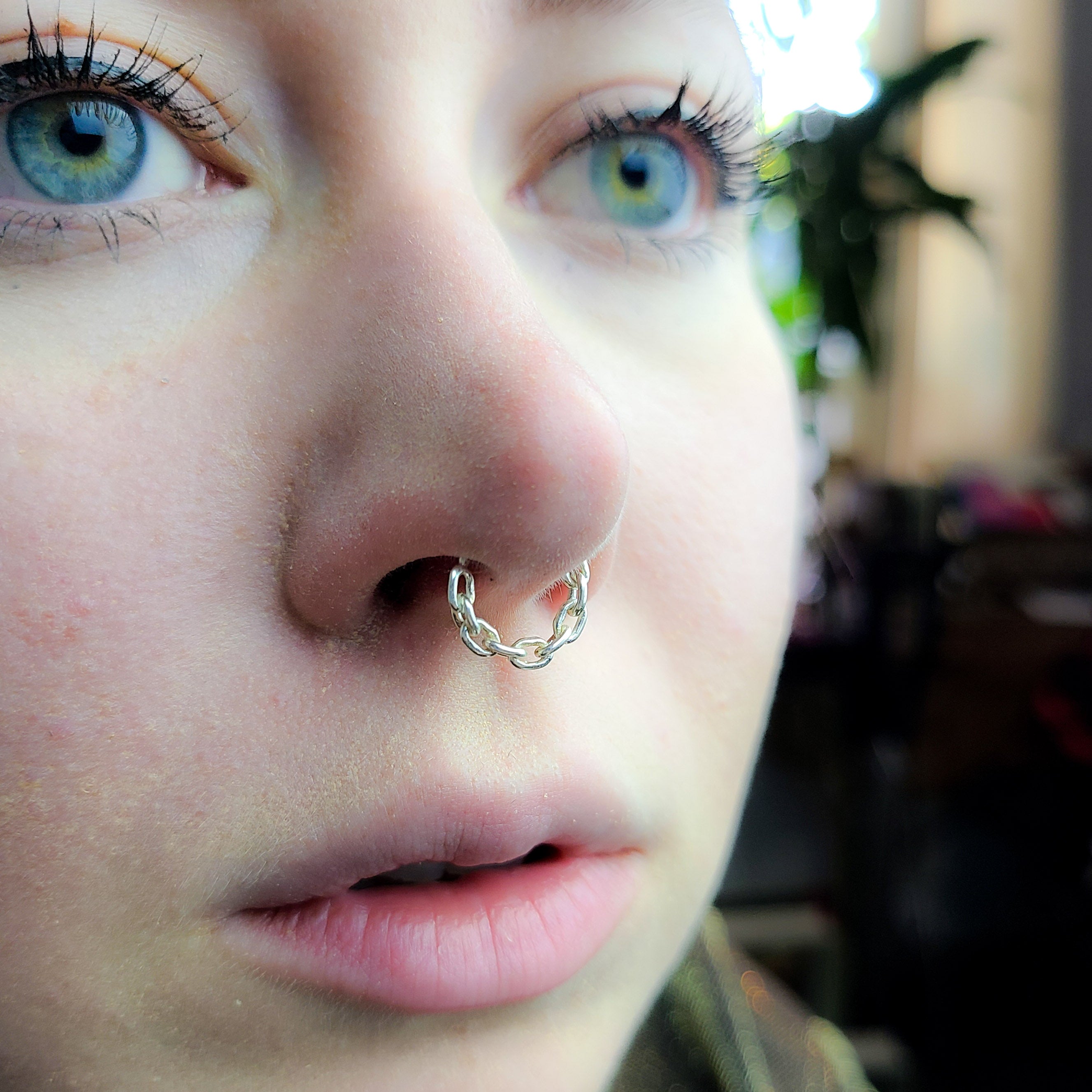 Solid Chain Septum Piercing